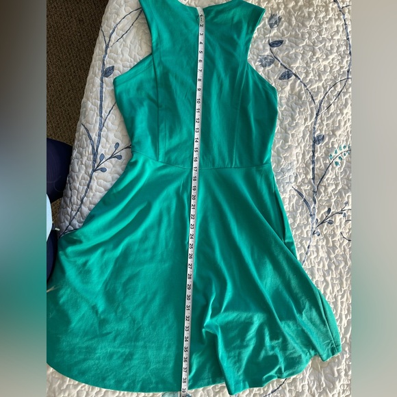 Banana Republic Green Sleeveless Knee-Length Dress - Picture 5 of 7